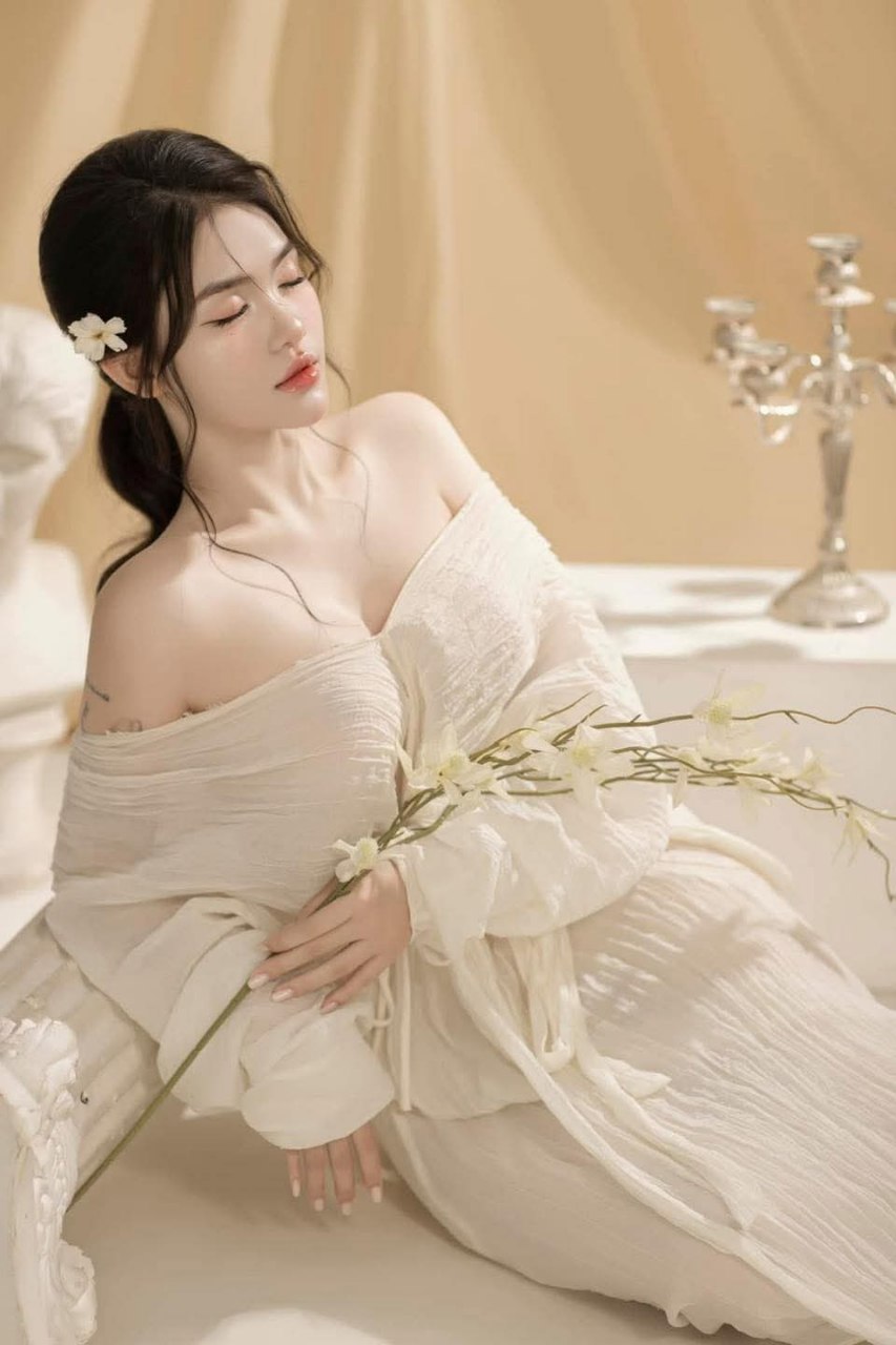Thạc Sỹ tâm lý học mà hỏi sao các anh không ngã cho được.